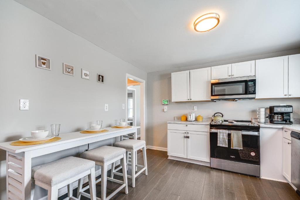 Updated Jamestown Home - 5 Mi to HPU!, Jamestown