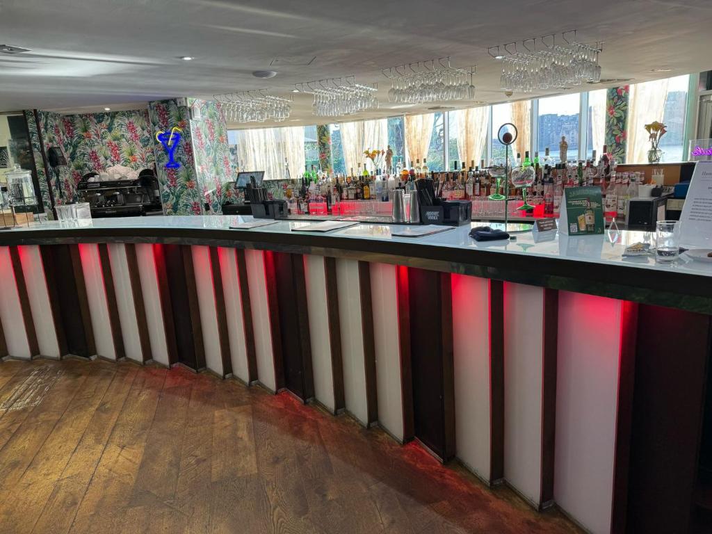 Bar/lounge