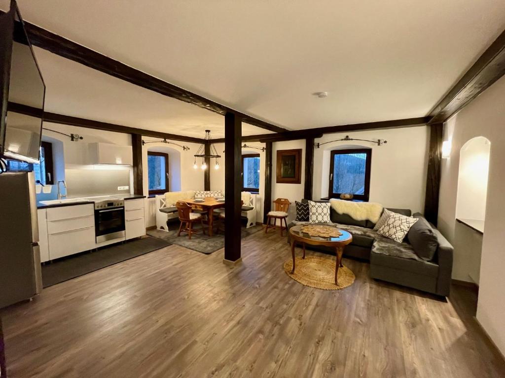 Little Farm Apartments - 3