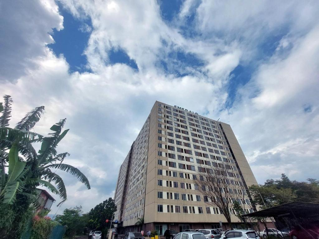Emerald Apartel, Bandung