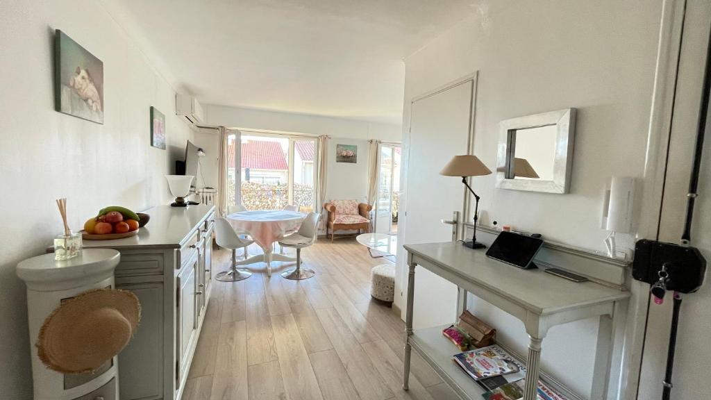 Comfortable and modern two bedroom - 1