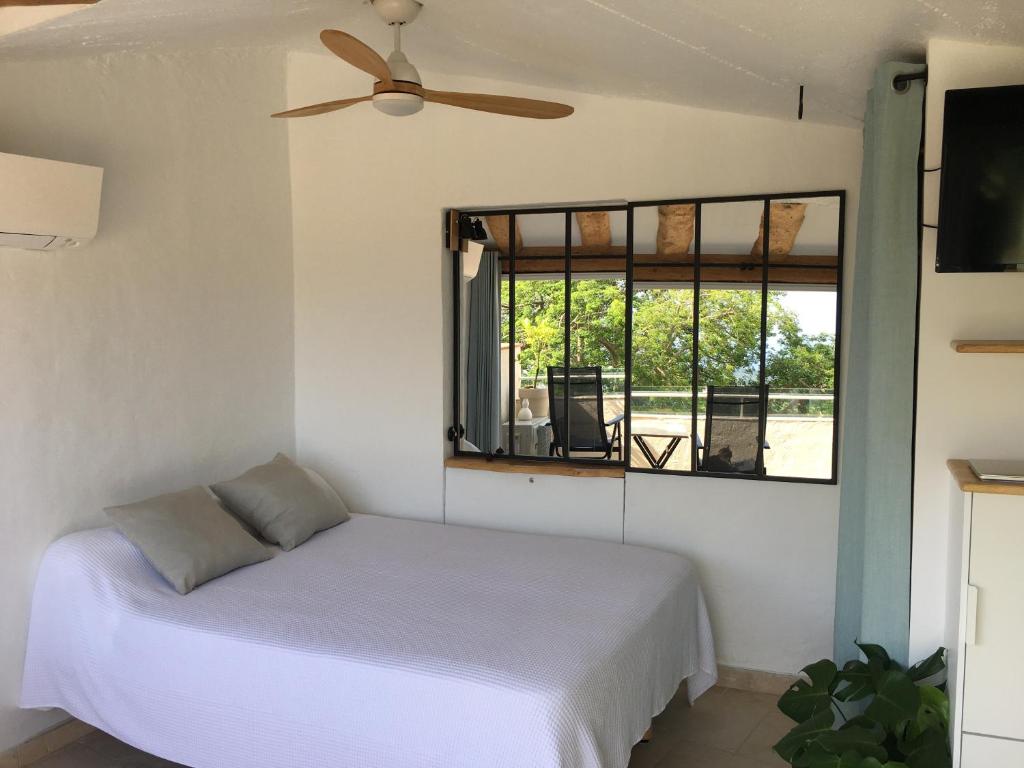 Studio le Nid, vue mer, village et collines avec terrasse - 3