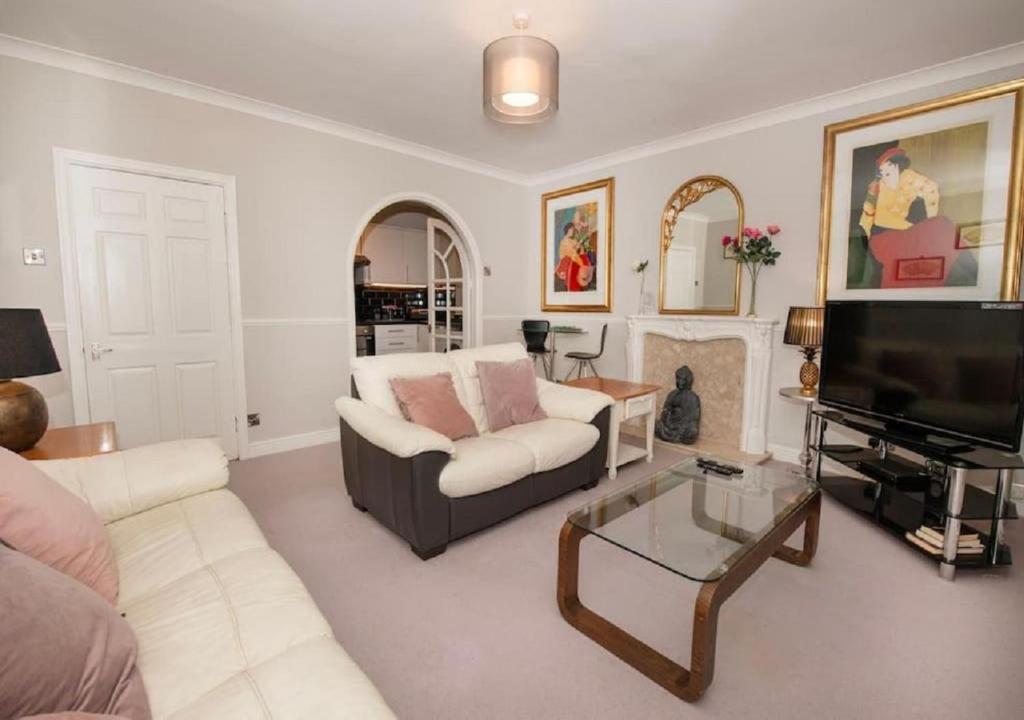 Sandpiper - Cosy Apartment in The Heart of The Old Town, Scarborough