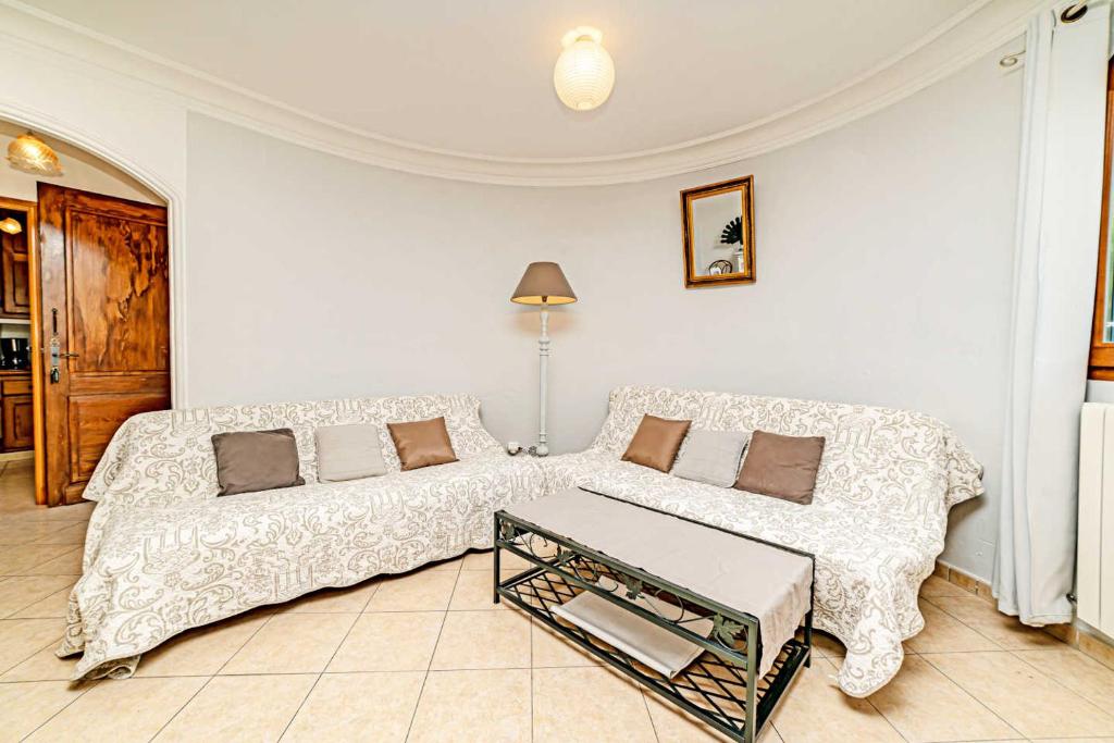 Locations-06 L'Eugénie Gîte pour 8 au calme sur la Côte d'Azur - 4