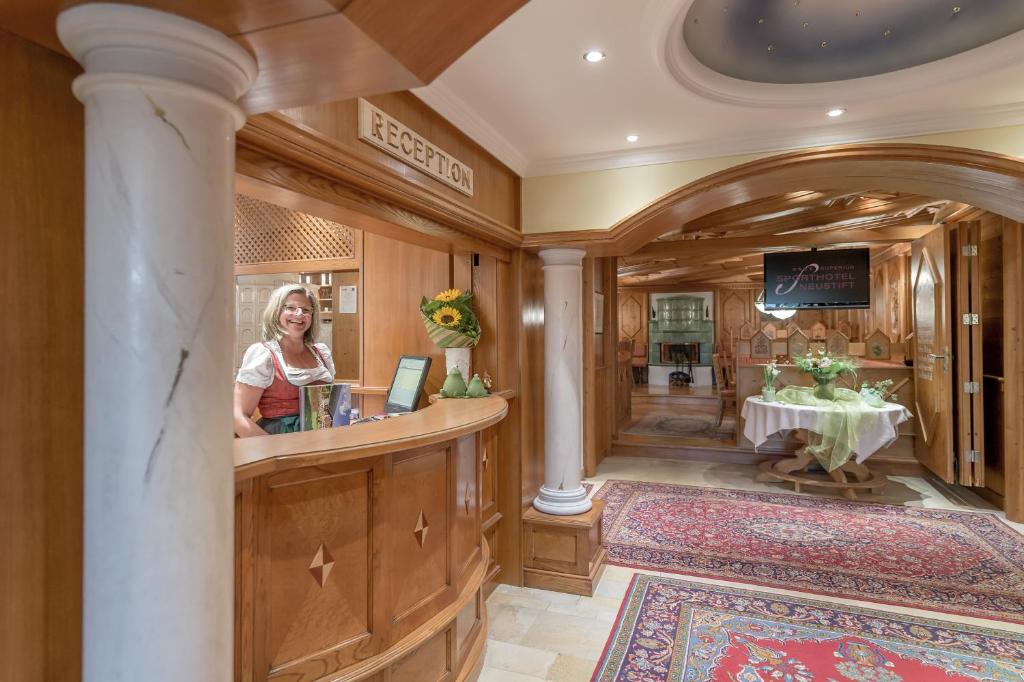 Check-in/out [private]