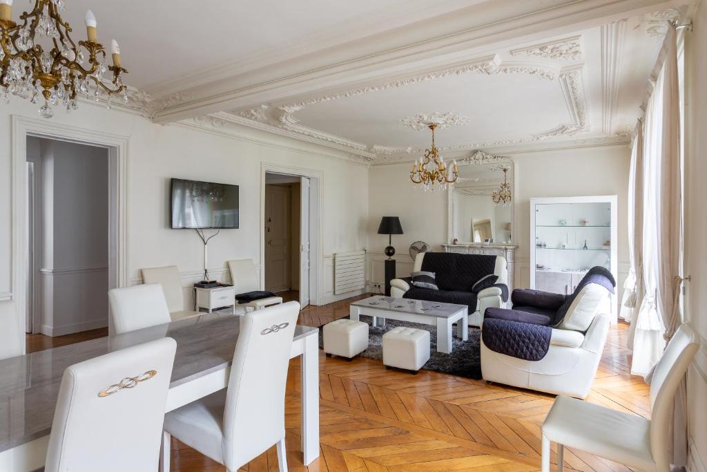 SACRE COEUR Grand Duplex 130 m2 - 4 chambres + double living - 2