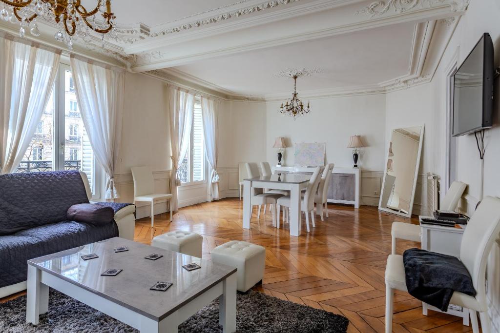 SACRE COEUR Grand Duplex 130 m2 - 4 chambres + double living - 3