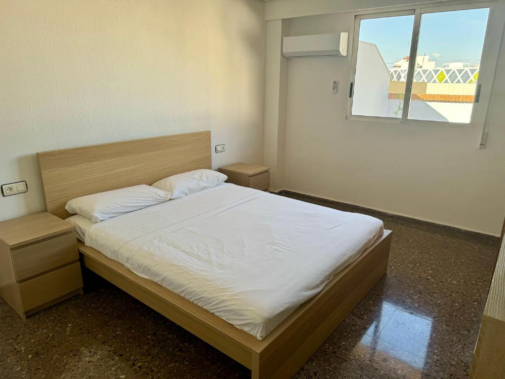Your Long Stay Attic Home in Valencia - 2