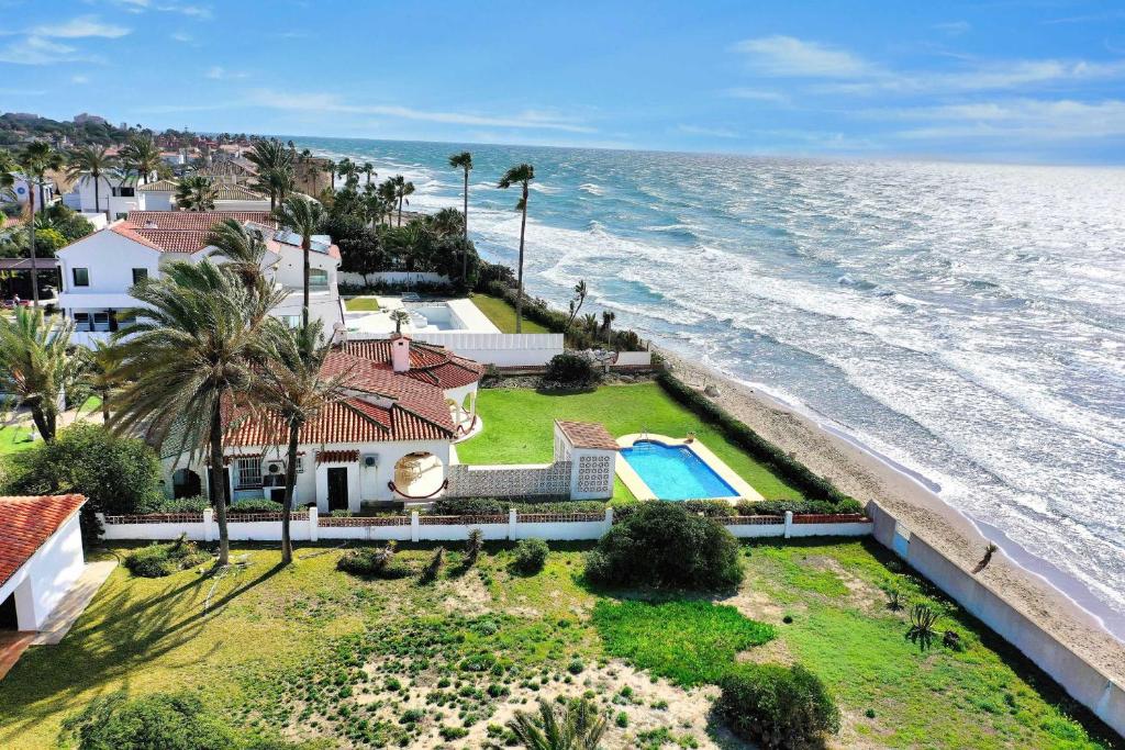 1100 Marbella Beachfront first line, Marbella