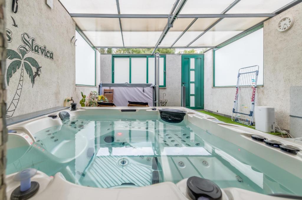 Apartment Slavica-New-With Jacuzzi 전경