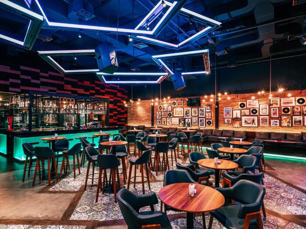 Pub/Lounge