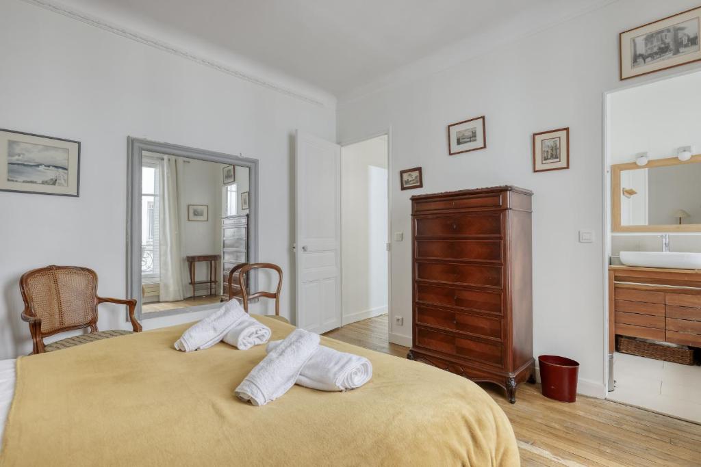 Classic & Charming Parisian flat - Luxury 16th - 4