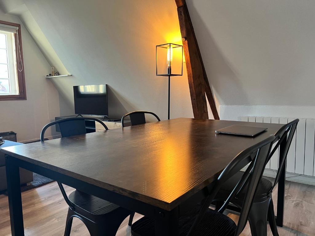 Le héros - Central - Familial - Spacieux - Parking public proche, Arras