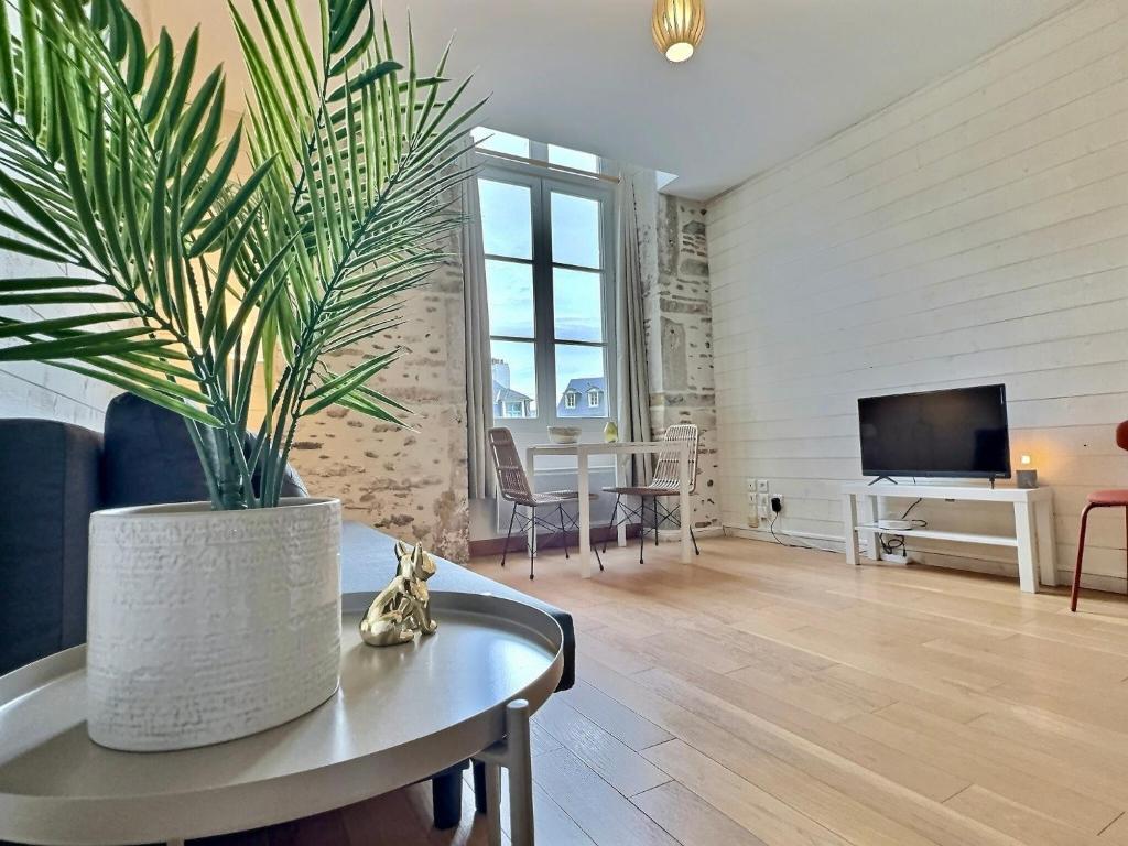 WonderHost, bois et pierre en cœur de ville, Pau