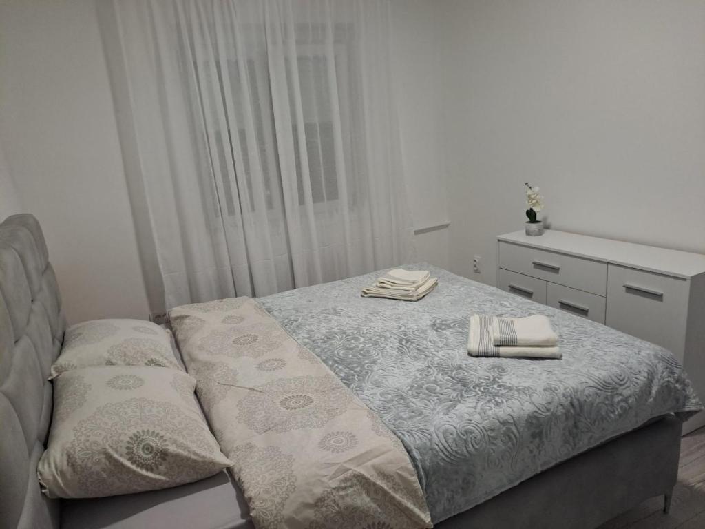 Bogdan Apartmani, Lučani