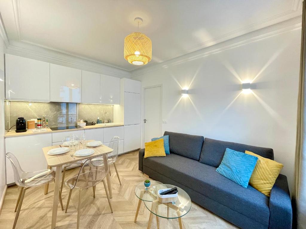 PARIS-ALESIA Super appartement 2 pièces de 39m2 - très cosy pour 1 - 5 personnes totalement refait à NEUF -ENTIRE APARTMENT LUXURIOUS AND WARM -PARIS ALESIA 14ème - Proche Aéroport Paris-Orly - Parc des Expositions Porte de Versailles FREE WIFI GRATUIT - 3
