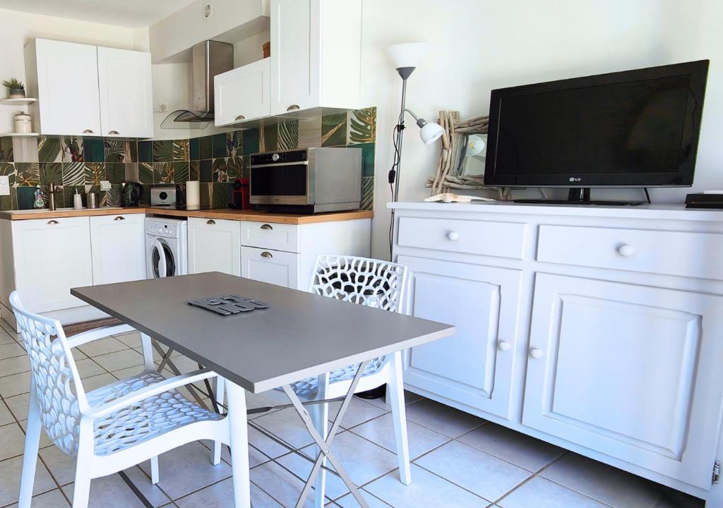 Mazet - à 300m de la plage / Terrasse / Wifi / La Conciergerie Varoise - 4