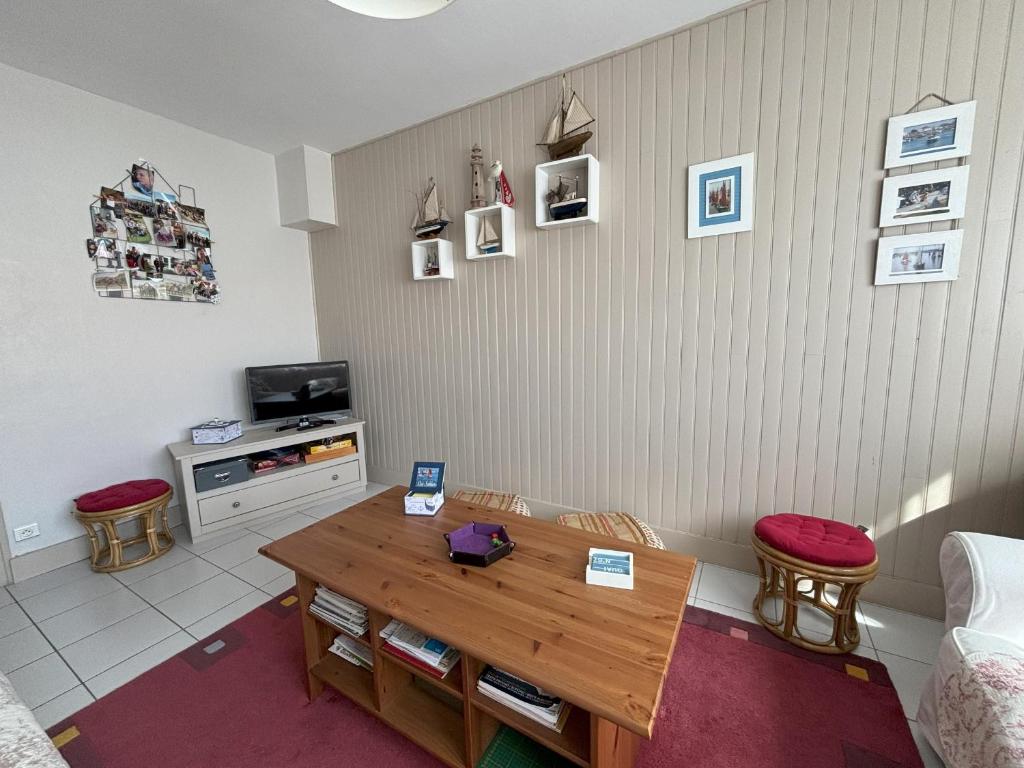 Maison 2 Chambres avec Jardin, Quartier La Chaume, Proche Plage et Commerces - FR-1-197-591 - 1