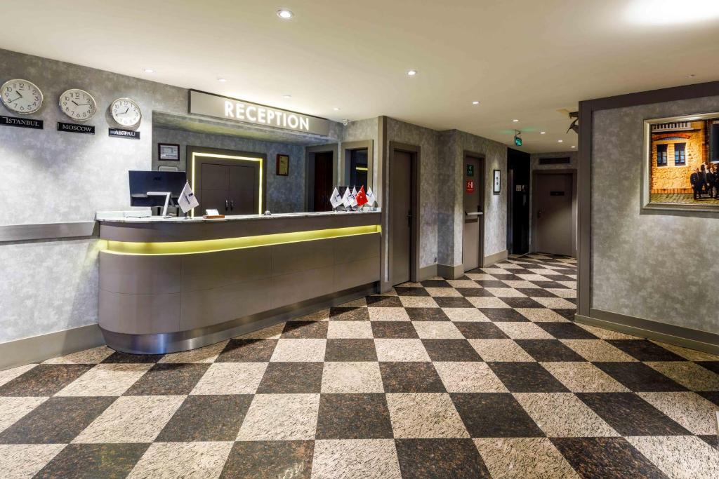 フロント・ロビー