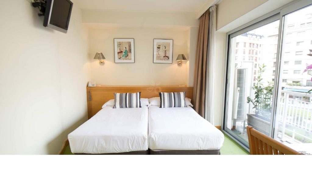 Hotel Zaragoza Plaza photo