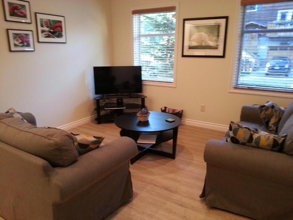 Banff Bear Bed & Breakfast photo