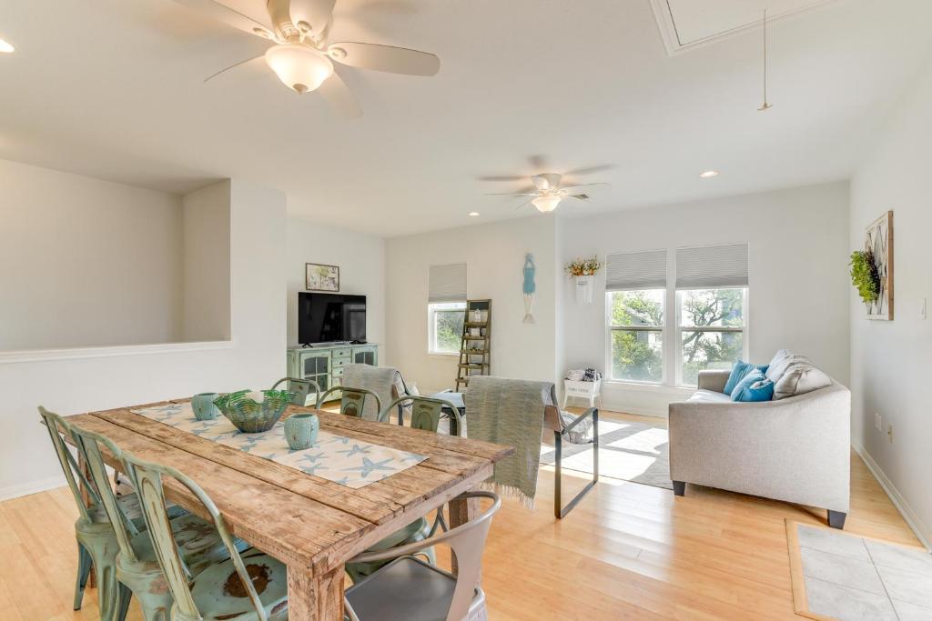 Seabrook Getaway with Balconies and Bay Views!, Seabrook