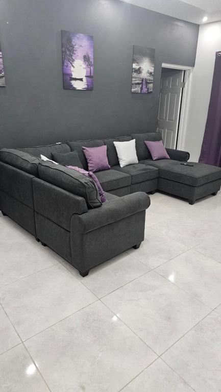 Sophia's ocean view Runaway Bay, Belle Air Summit