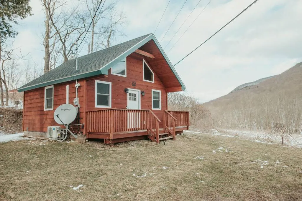 Mountainscape: Peaceful & Skiing, hotel in Roxbury