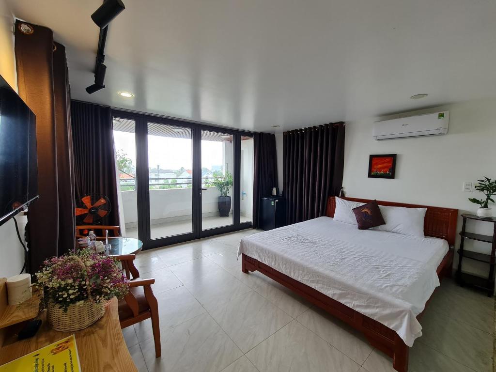 SUN HOTEL