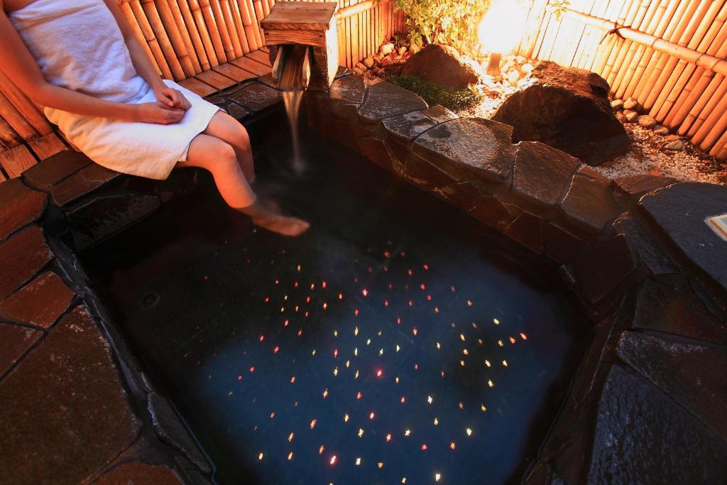 Hot spring bath