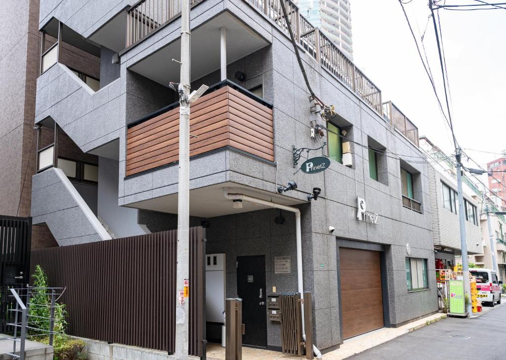 新宿駅徒歩9分の好立地！最大8名様宿泊可能！プリネッツ新宿ビル3F