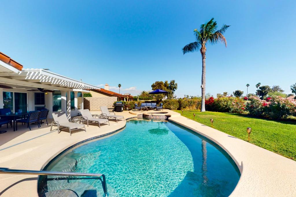 Palm Desert Dove, Palm Desert