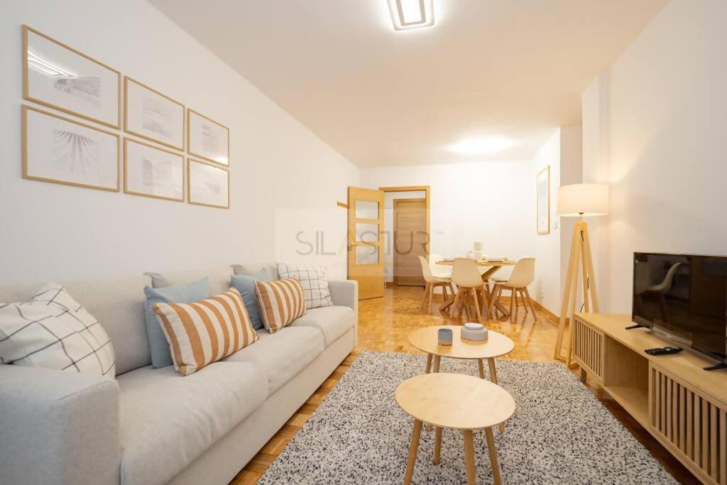 Juan Escalante By Silastur, Oviedo