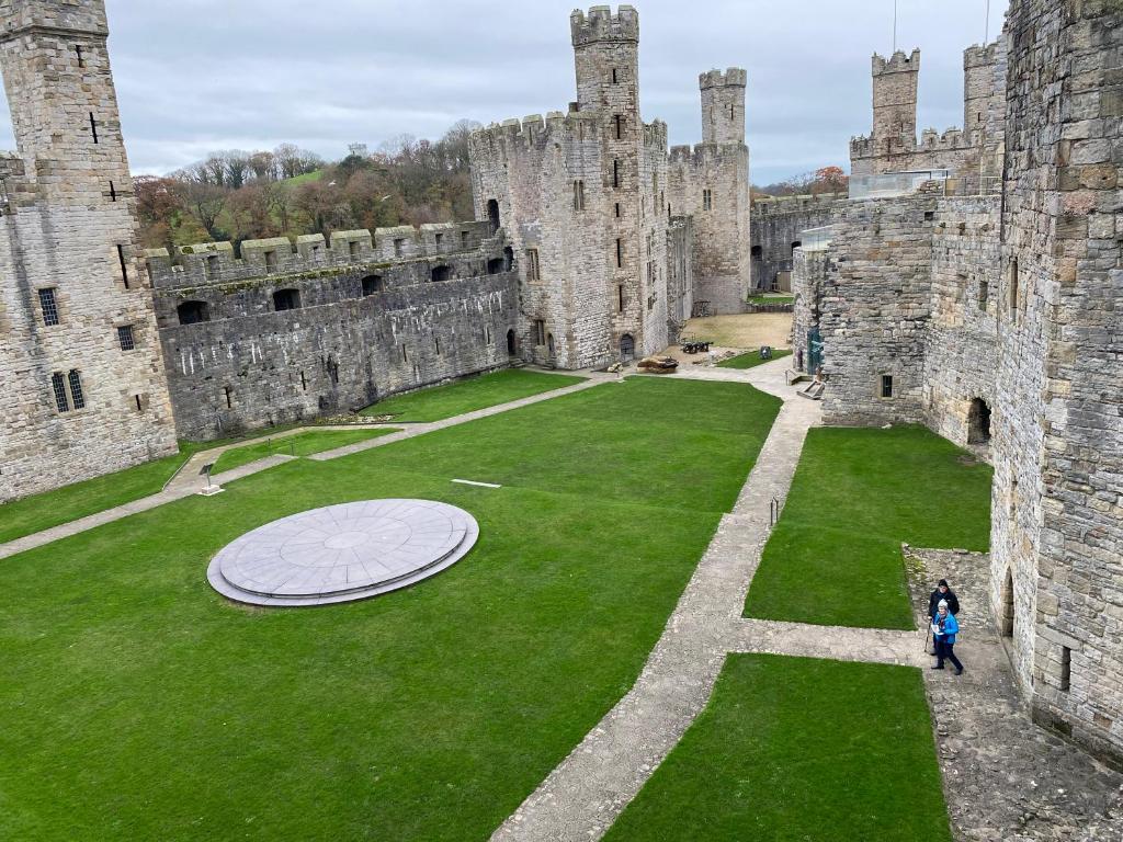 Johaan, Caernarfon photo 8