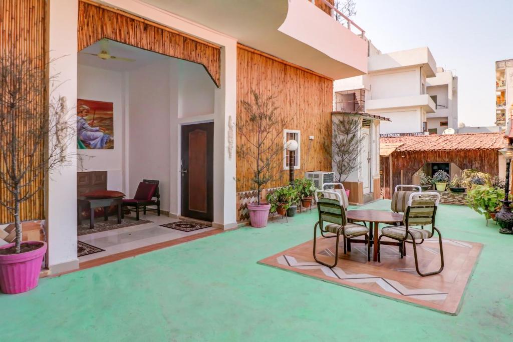 フロント・ロビー