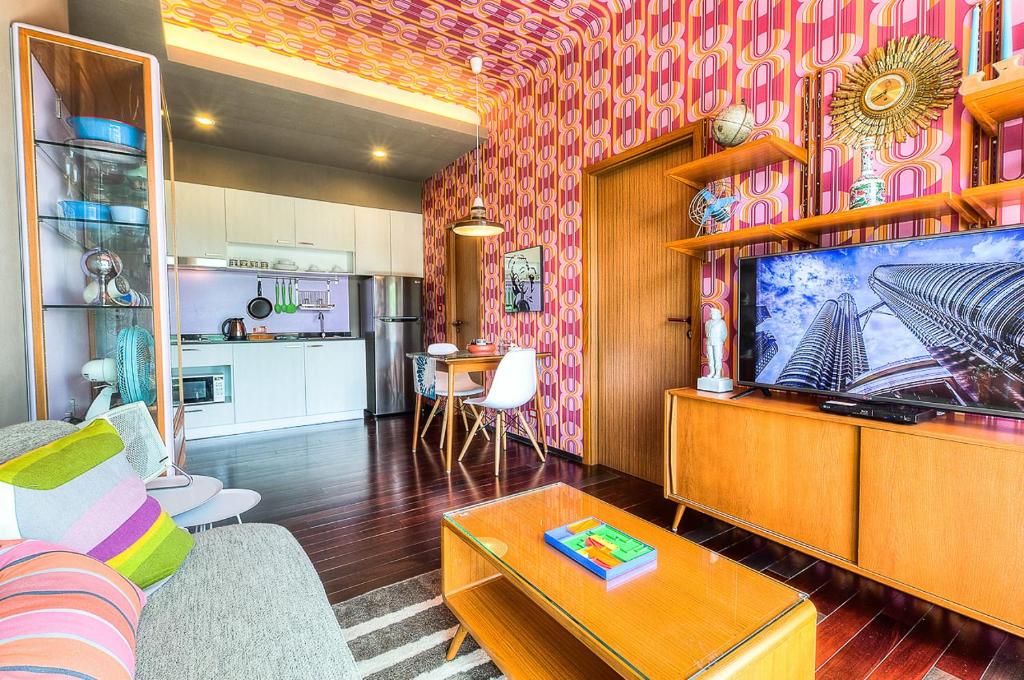 Shared lounge/TV area