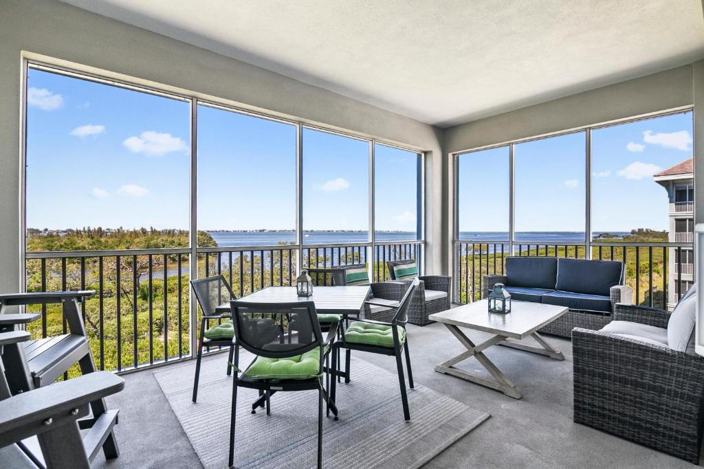 One Particular Harbour 396-303, Bradenton