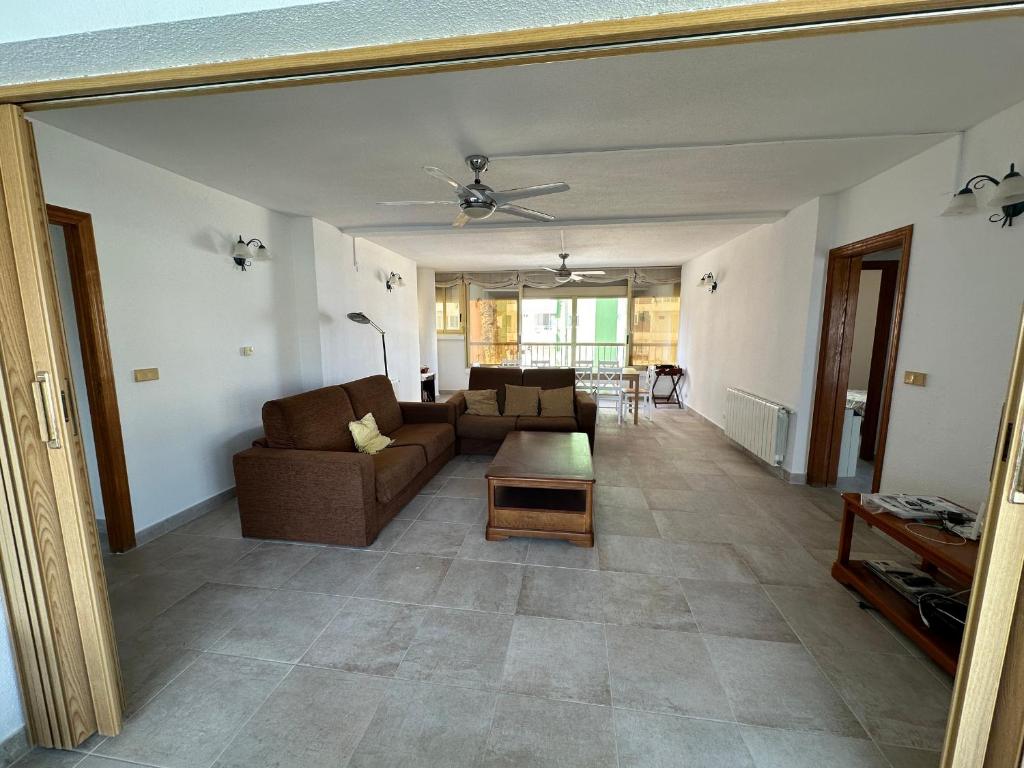 BA12-2, Gran apartamento con terraza muy cerca de - 4