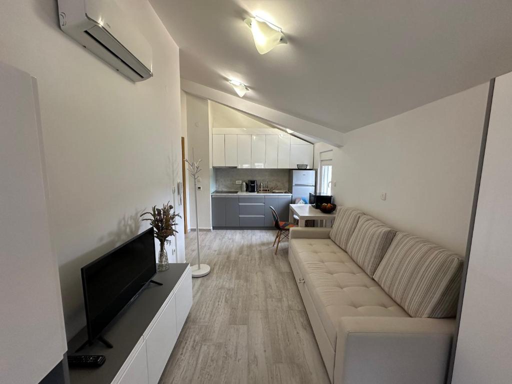 Apartments Lemar - 1