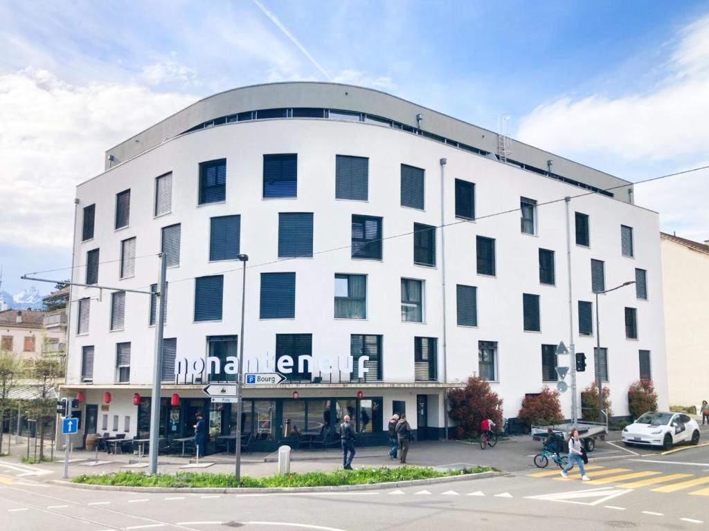 Nonanteneuf appart hōtel Aigle - contactless check-in - 4