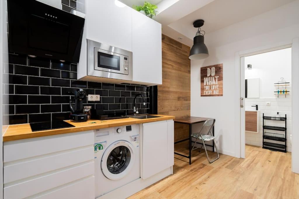 Stylish 1 bedroom apartment in Barrio Salamanca (Pardinas) - 2