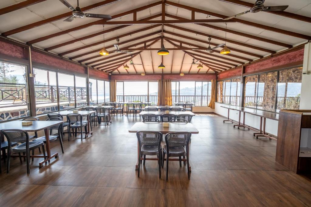 Restaurant, Green Velvet Resort - Near Pawna Lake in Pale Pawan Ma