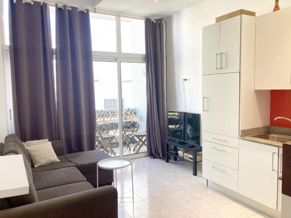 Intimate & stylish beach apartment with balcony - 2