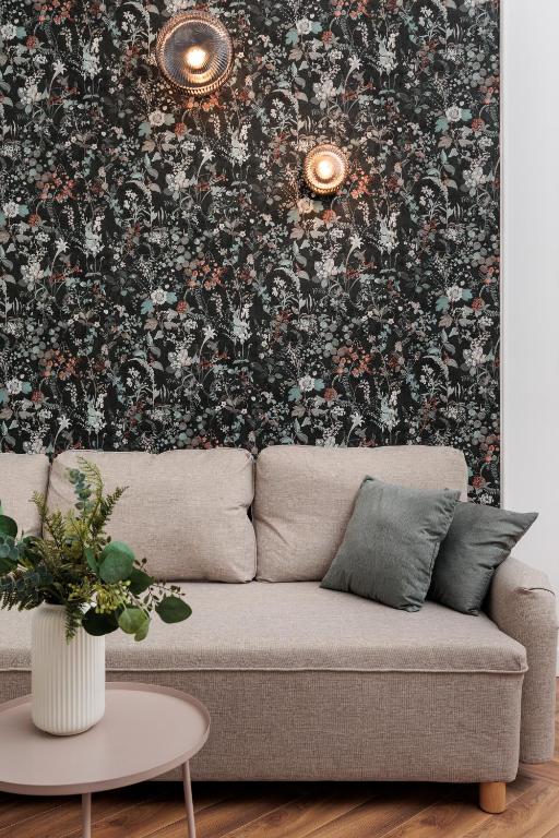 Spacious & Modern 6 Bedroom Apartment - Around The Main Market Square - by Upstairs, Krakov