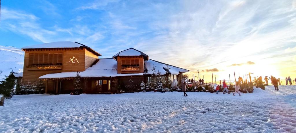 The Mountains Hotel - 4