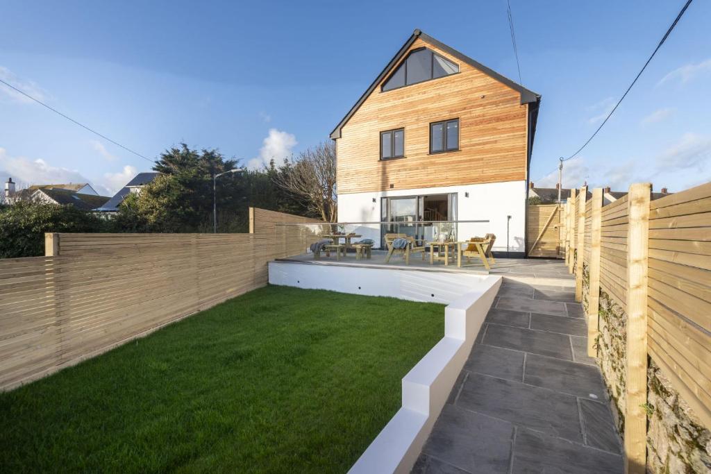 Atlantic Point, Porthleven, Porthleven