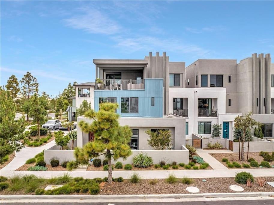 King Size, Patio, Xbox, Great Park, Irvine