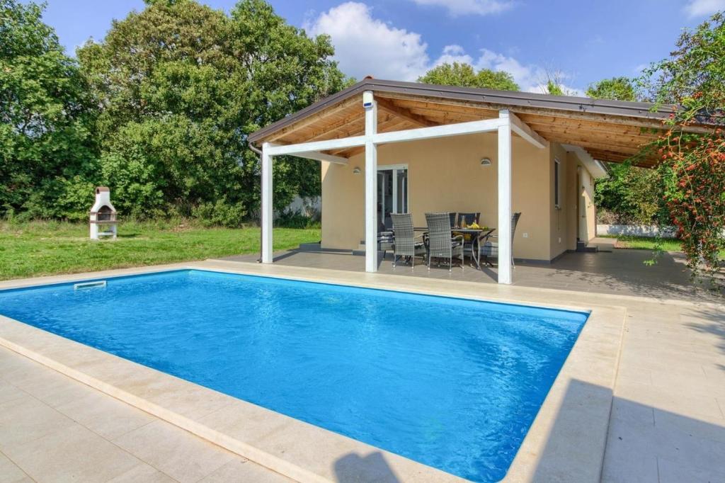 Ferienhaus mit Privatpool für 6 Personen ca 80 qm in Valtura, Istrien Südküste von Istrien, Pula