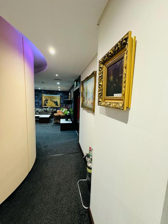 Shared lounge/TV area