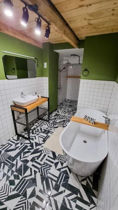 Sebastian`s stylish apartment in old town, Tbilisi City